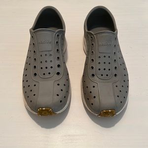 Kids Native shoes size J2